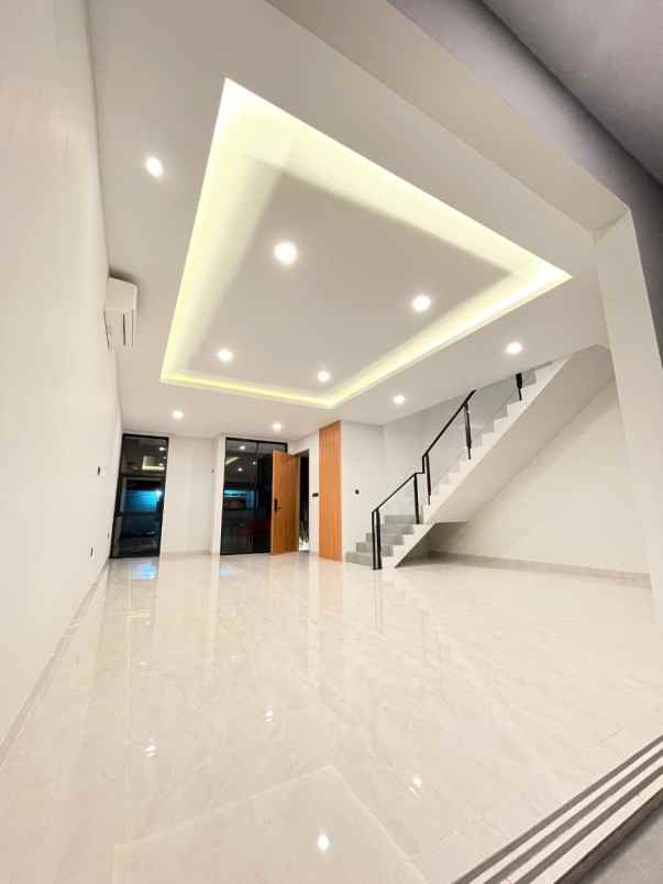 rumah baru minimalis non cluster di kramat jati