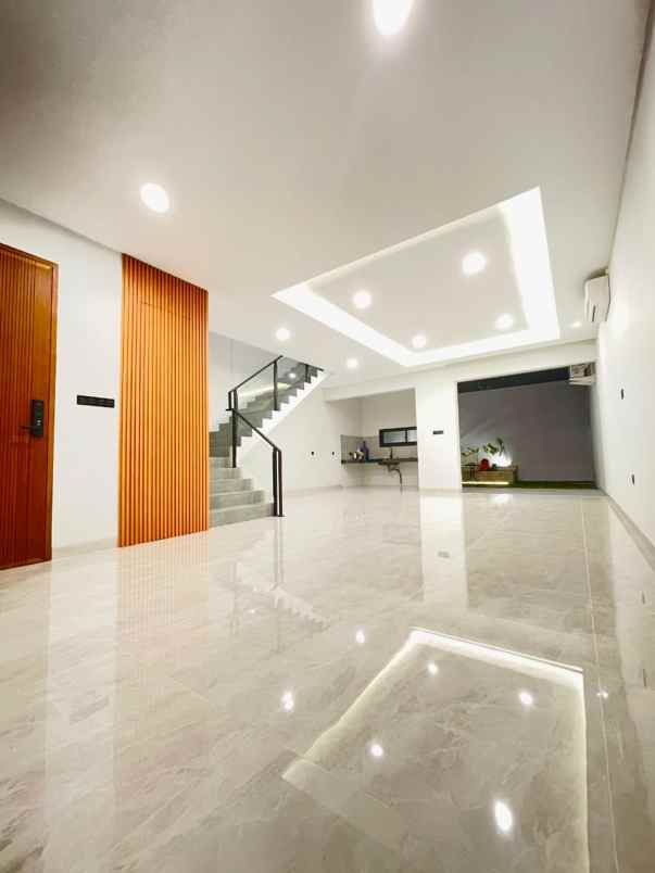 rumah baru minimalis non cluster di kramat jati