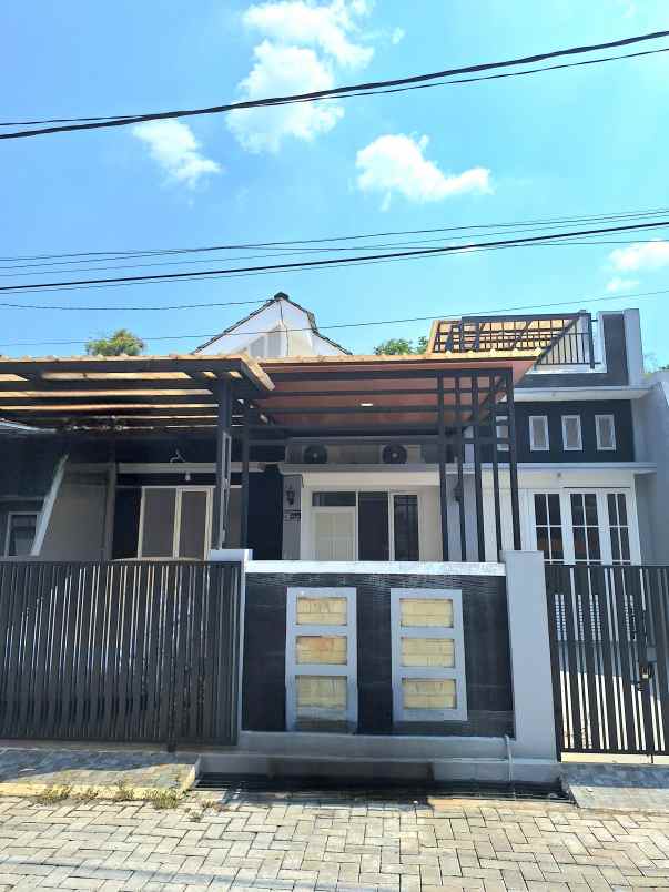 rumah baru pinggir jalan raya sambiroto tembalang