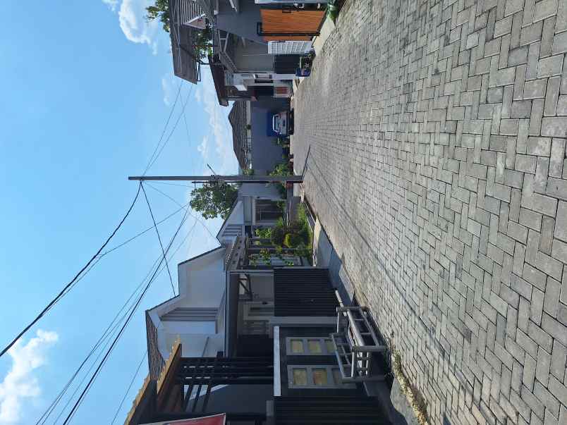 rumah baru pinggir jalan raya sambiroto tembalang