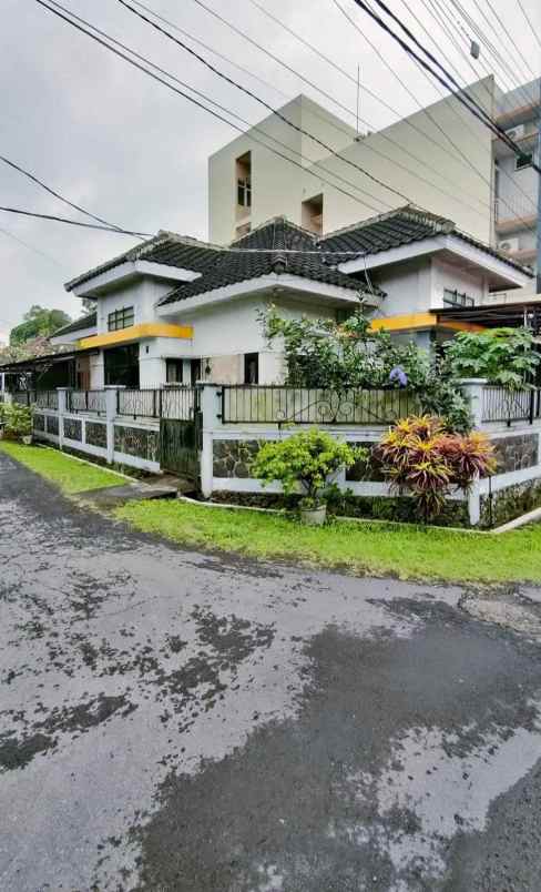 rumah baru siap huni lokasi dekat dewandaru