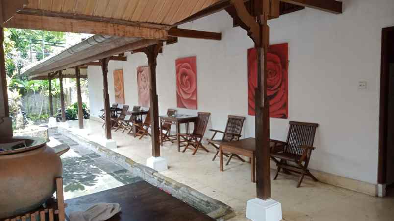 rumah besar dekat grapari telkomsel denpasar