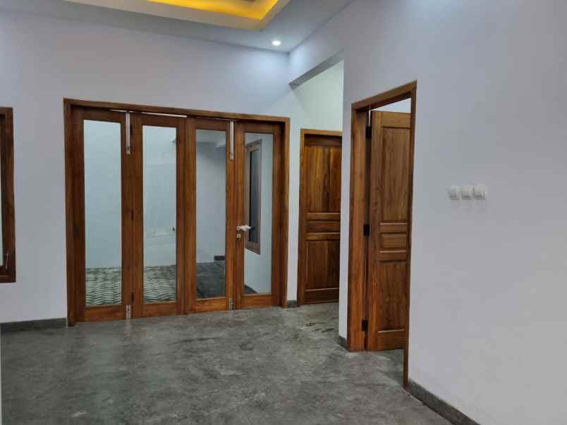 rumah cantik 2 lantai dekat artos mall magelang