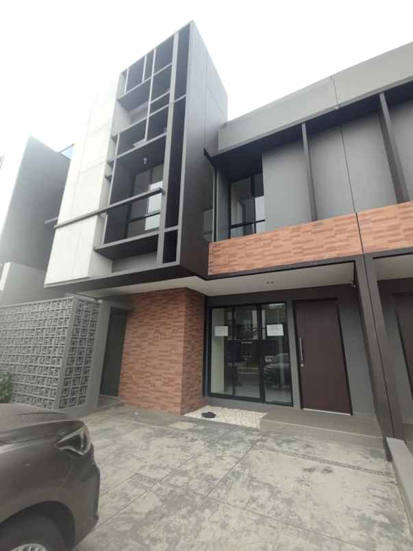 rumah cantik cluster flavio suvarna sutera tangerang
