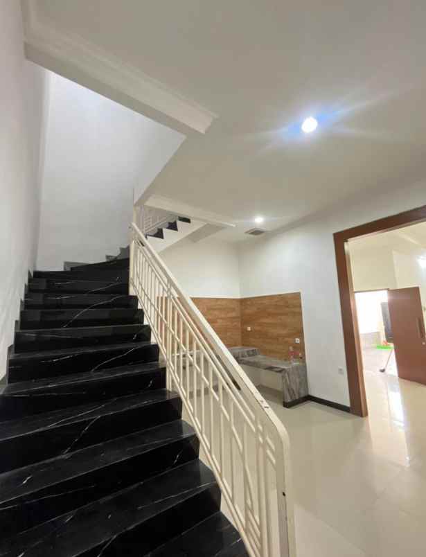 rumah cantik di mutiara gading city harapan indah