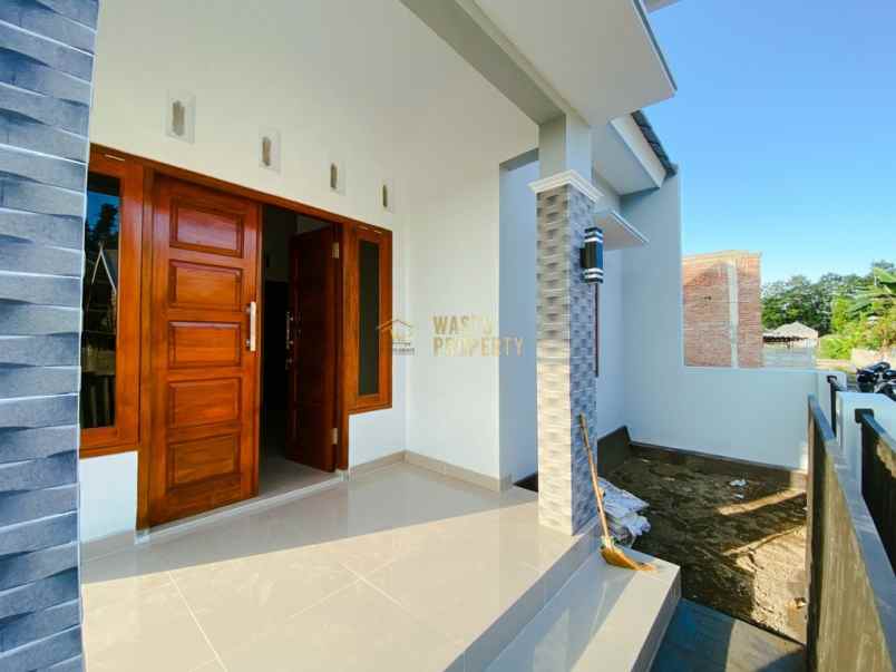 rumah cantik luas dekat jalan raya pyungan prambanan