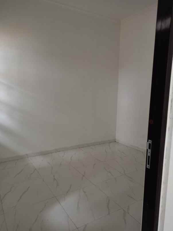 rumah cluster strategis 5menit ke tol cimanggis