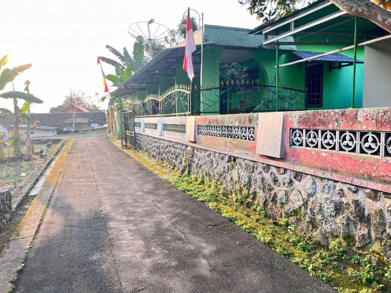 rumah dekat pasar karangpandan cocok untuk hunian