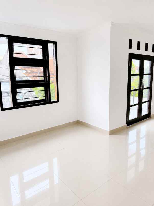 rumah dijual bintaro sektor 3 lt 176 cuma 2 8 m