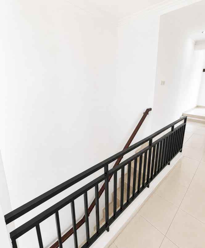rumah dijual bintaro sektor 3 lt 176 cuma 2 8 m