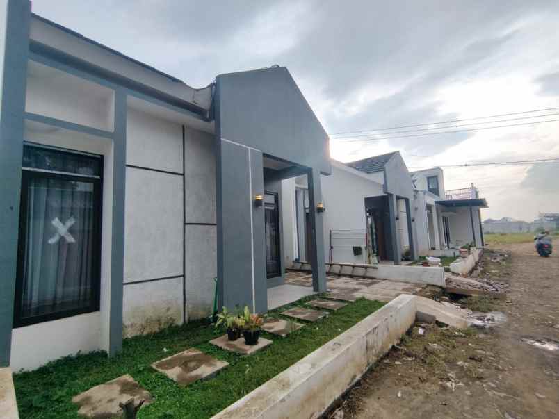 rumah eksklusif dan modern di bumi aksara buahbatu