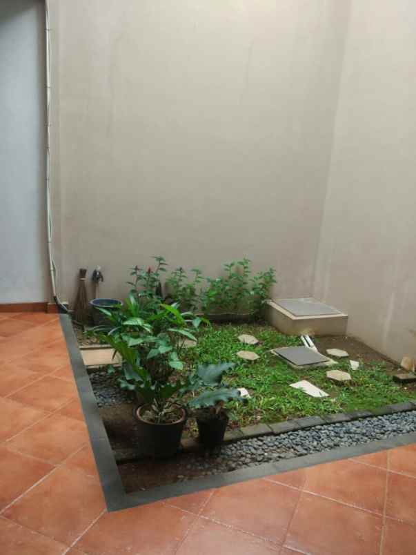 rumah jl cinere raya depok jawa