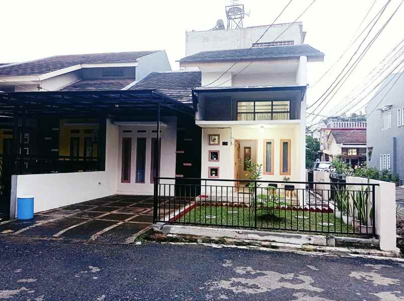 rumah jl emerald 1 no 53 komplek