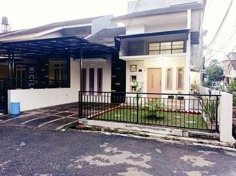 rumah jl emerald 1 no 53 komplek