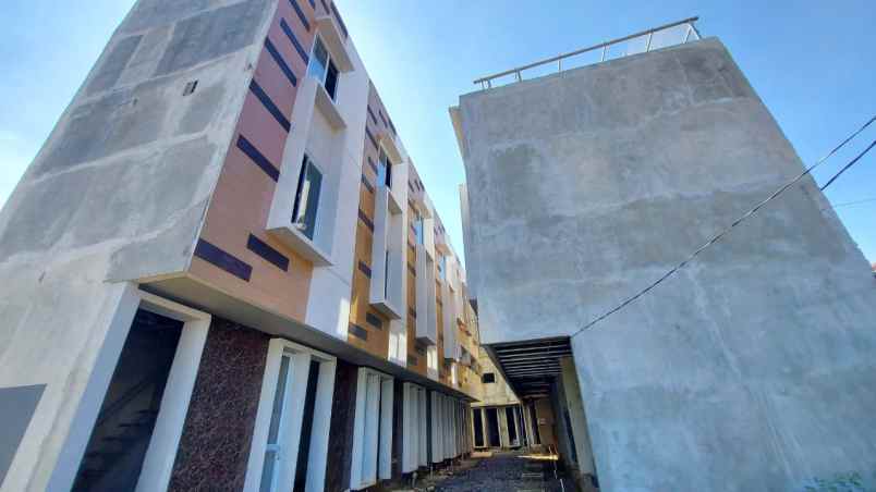 rumah jl meruya ilir intercon