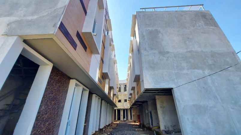 rumah jl meruya ilir intercon