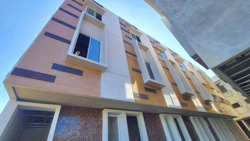 rumah jl meruya ilir intercon