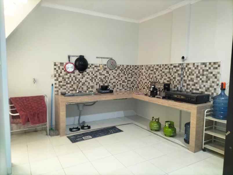 rumah komplek cihanjuang full renovasi 8 menit pemkot