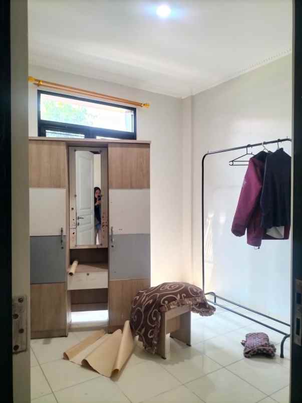 rumah komplek cihanjuang full renovasi 8 menit pemkot