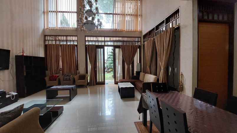rumah luas full furnished di pasteur bandung