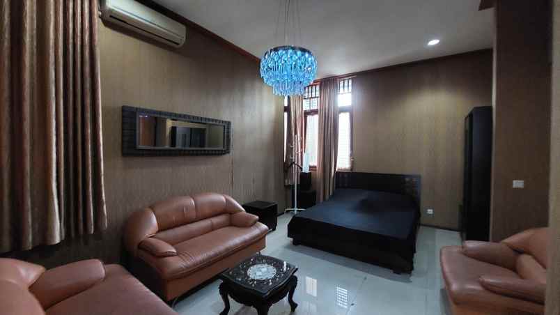 rumah luas full furnished di pasteur bandung