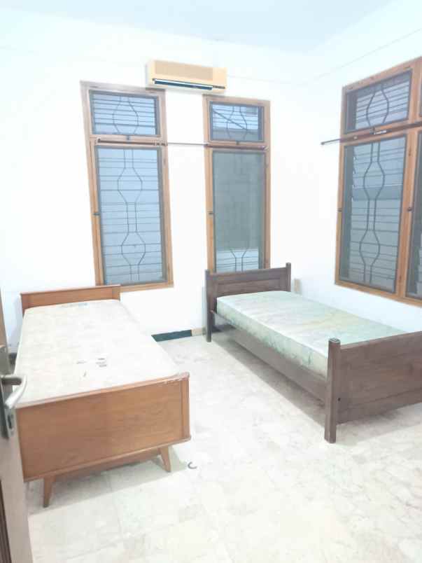 rumah luas nyaman idaman area klampis anom