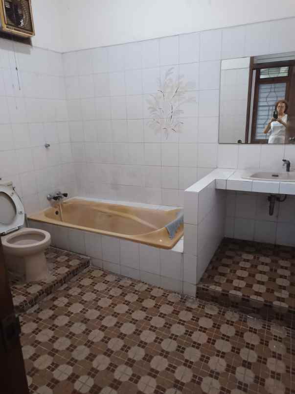 rumah luas nyaman idaman area klampis anom