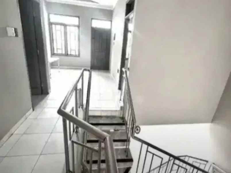 rumah megah di kayu putih pulo gadung