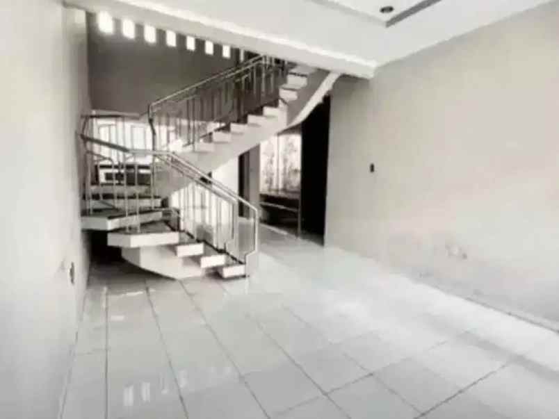 rumah megah di kayu putih pulo gadung