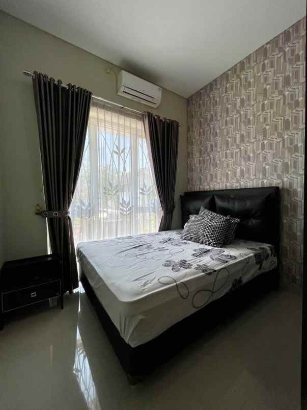 rumah mewah 2 lantai dekat pusat kota yogyakarta