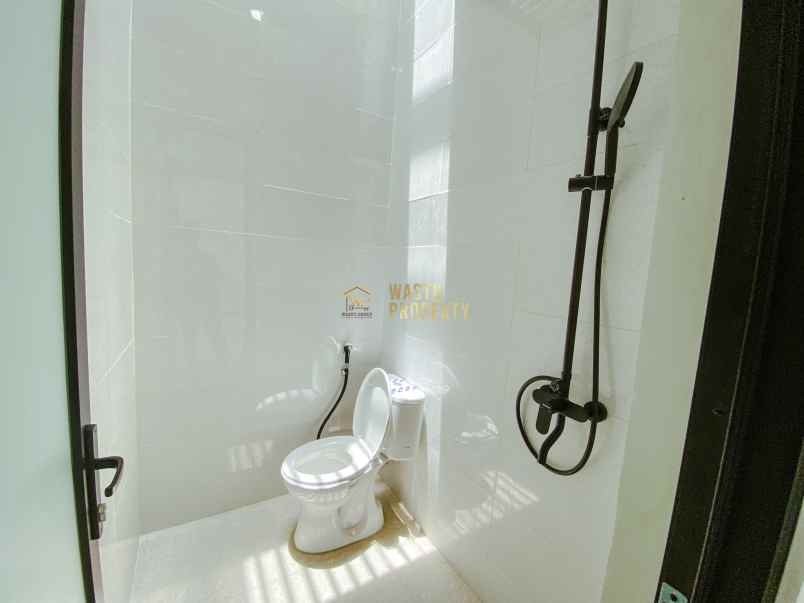 rumah mewah berdesain modern di ngaglik sleman