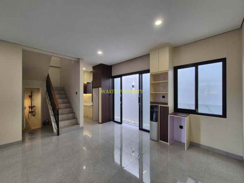 rumah mewah dalam komplek sidoarum dekat jalan godean