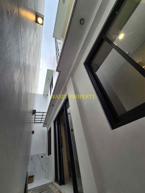 rumah mewah dalam komplek sidoarum dekat jalan godean