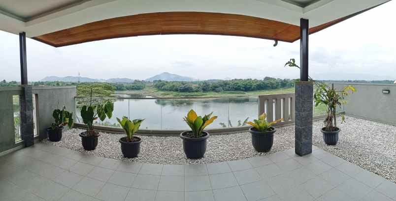 rumah mewah di kbp view danau
