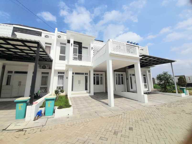 rumah modern 2 lantai berkoh strategis dekat margono