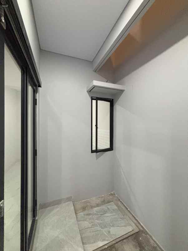 rumah modern kontemporer di jagakarsa jakarta selatan