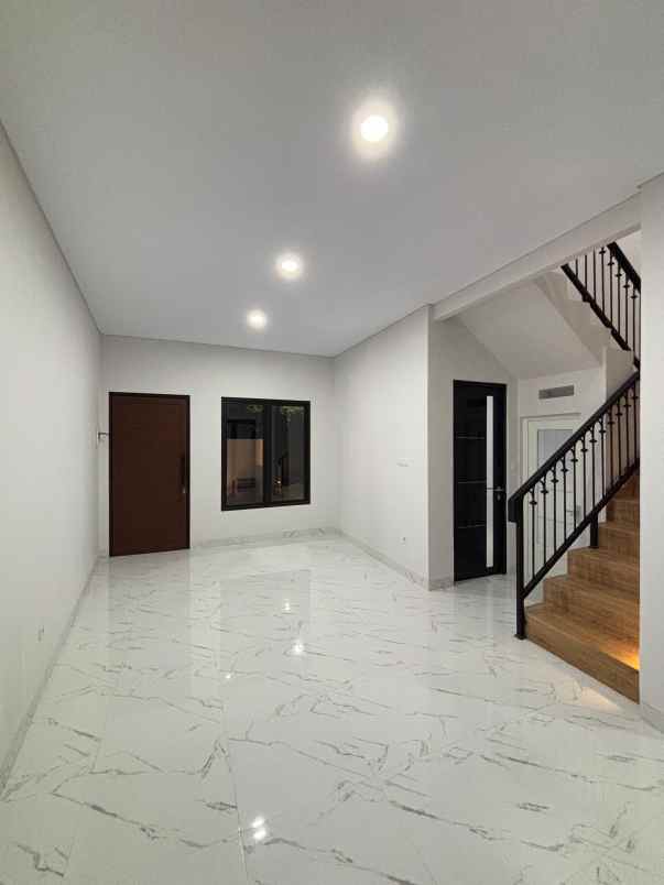 rumah modern kontemporer di jagakarsa jakarta selatan