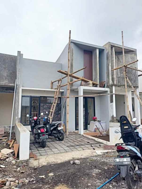 rumah modern lokasi daerah pendem kota batu