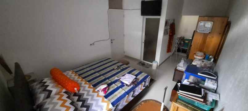 rumah modern minimalis 3 kav jadi 1 di pandanwangi