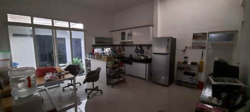 rumah modern minimalis 3 kav jadi 1 di pandanwangi