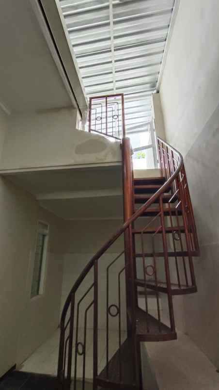 rumah modern siap huni lokasi sulfat malang