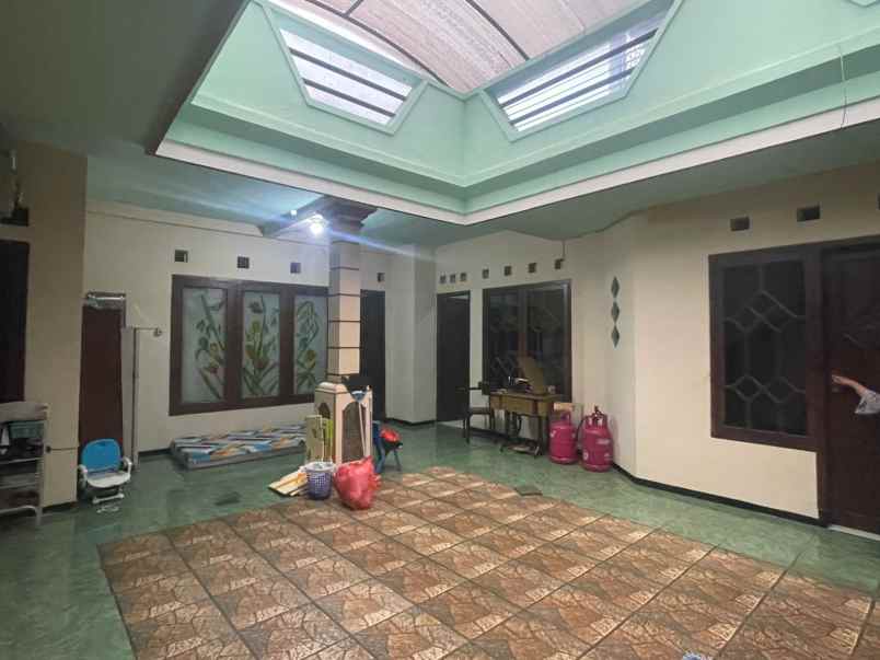 rumah modern strategis di sulfat