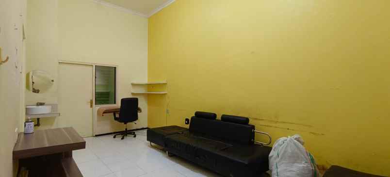rumah nyaman siap huni plamongan indah semarang