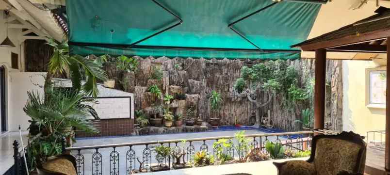 rumah pinggir jalan raya tomang 200 m ke roxy square