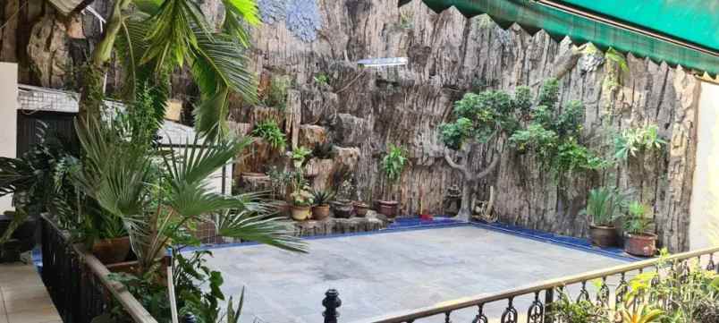 rumah pinggir jalan raya tomang 200 m ke roxy square