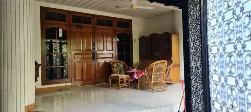 rumah pinggir jalan raya tomang 200 m ke roxy square