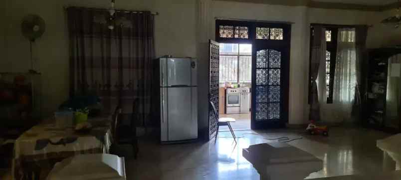 rumah pinggir jalan raya tomang 200 m ke roxy square