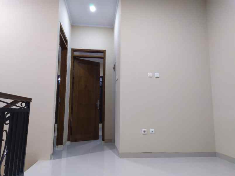 rumah rangkapan jaya pancoran