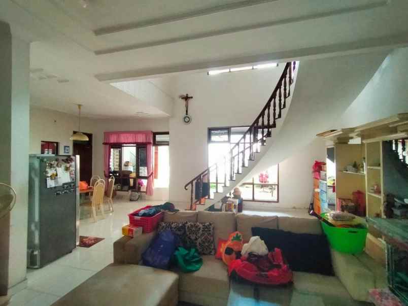 rumah raya sutorejo prima jalan kembar strategis