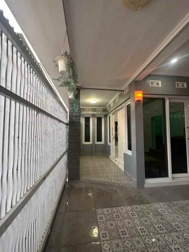 rumah sangkuriang dekat stadion ada kolam renang anak